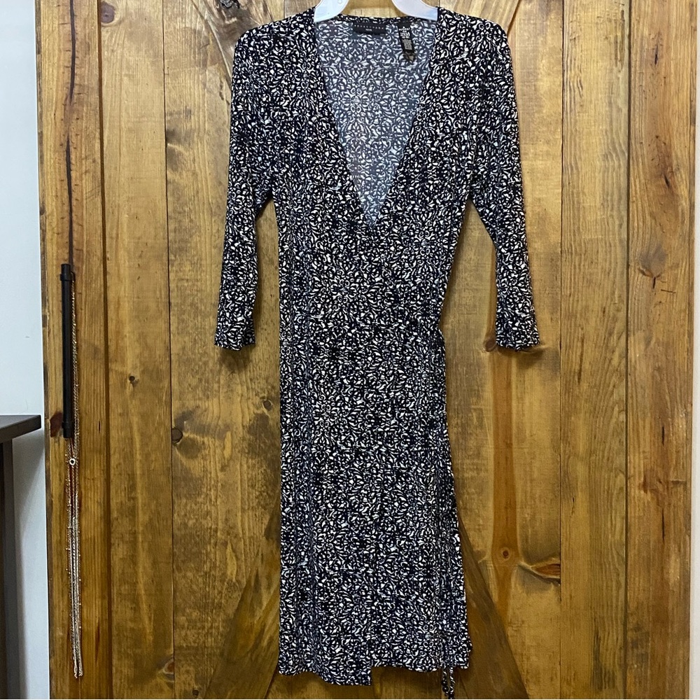 Apostrophe black and white wrap dress petite